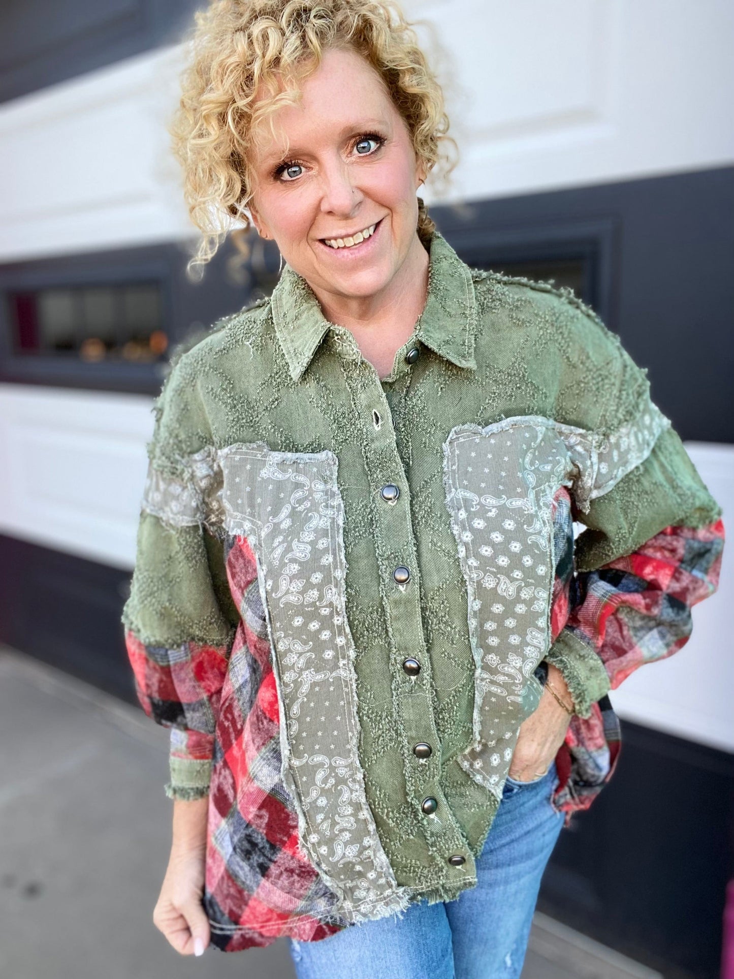 Outerwear Ansley Green and Red Shacket