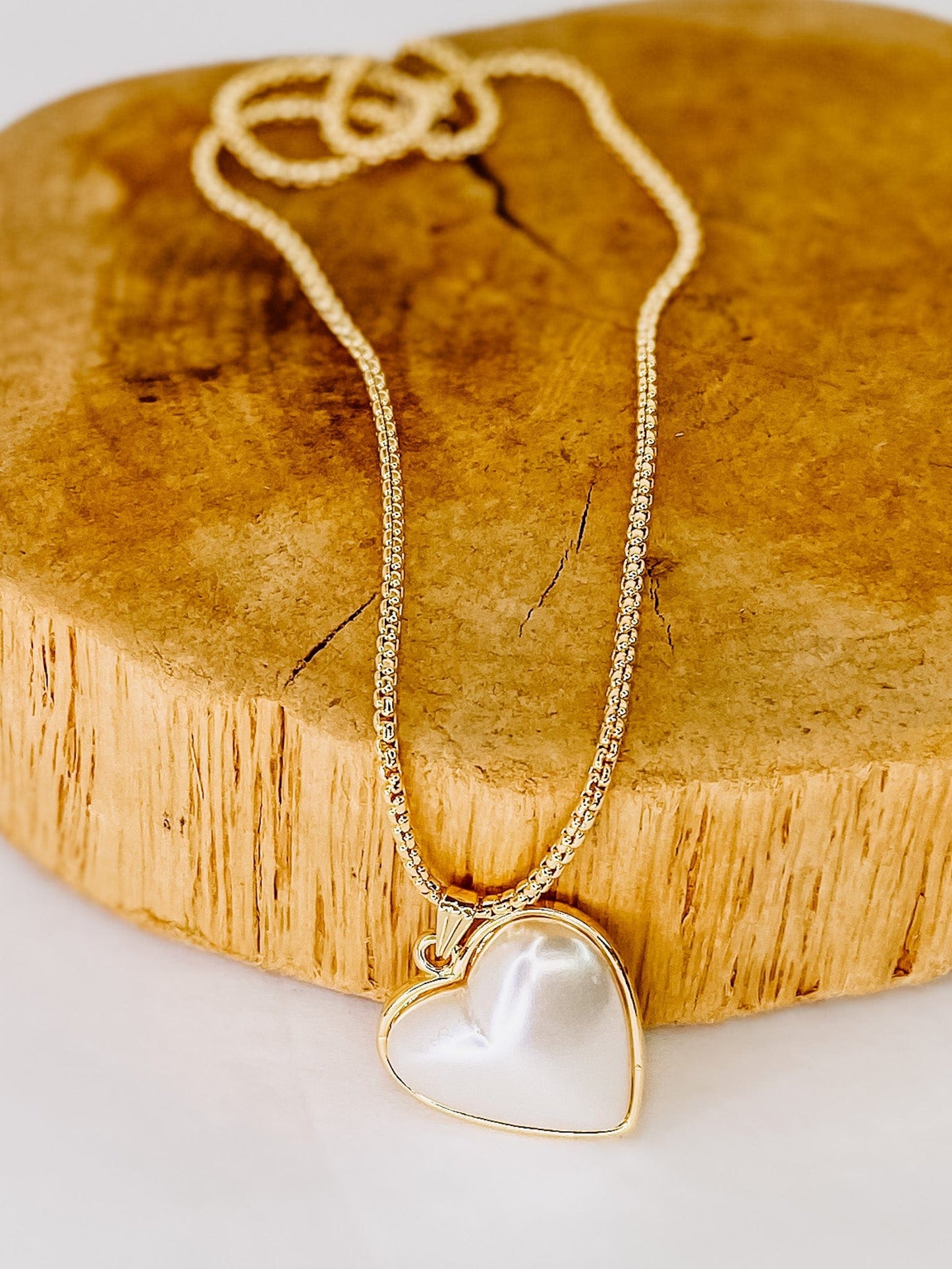 Necklaces Pearl Heart Necklace