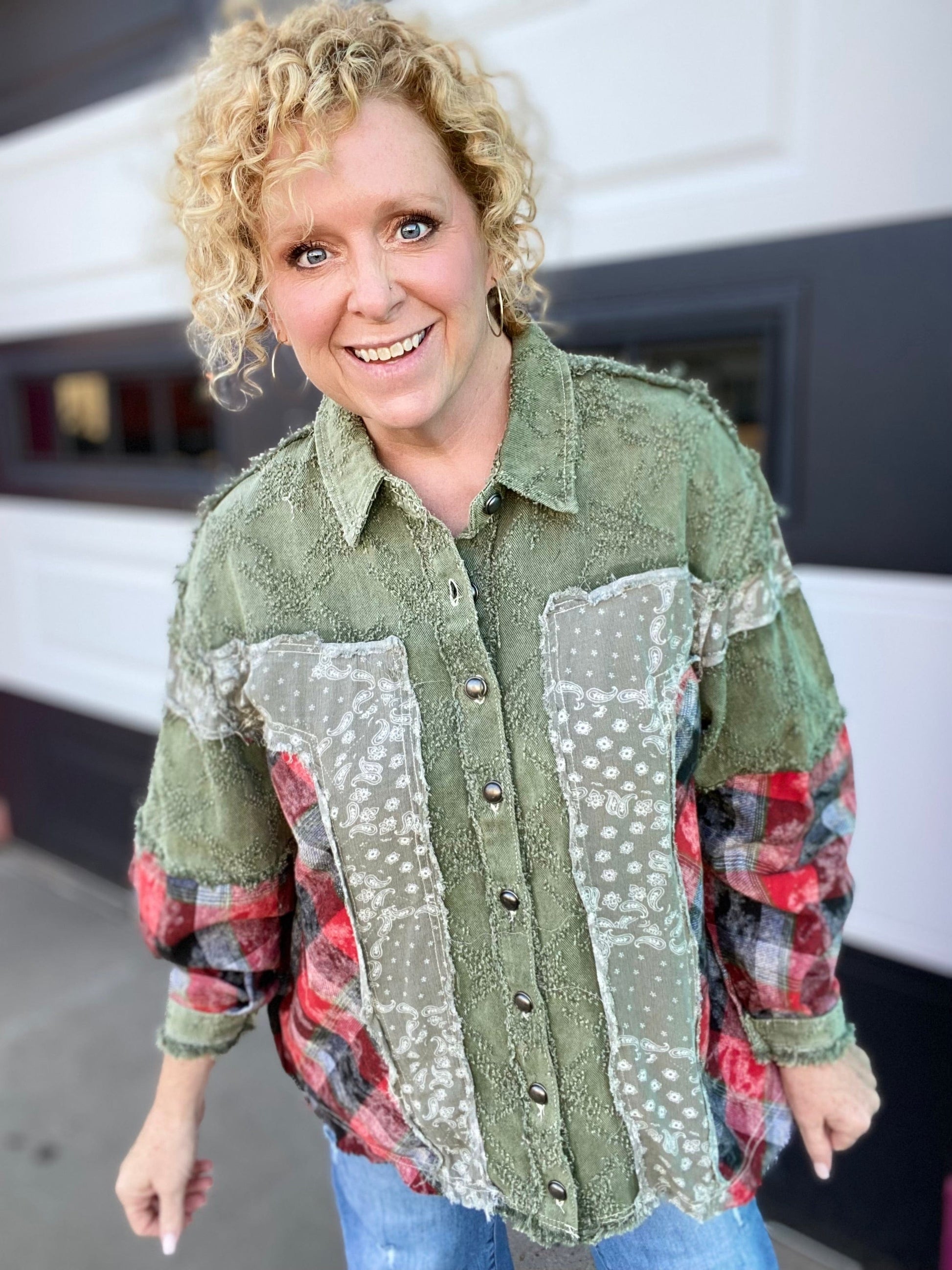 Outerwear Ansley Green and Red Shacket