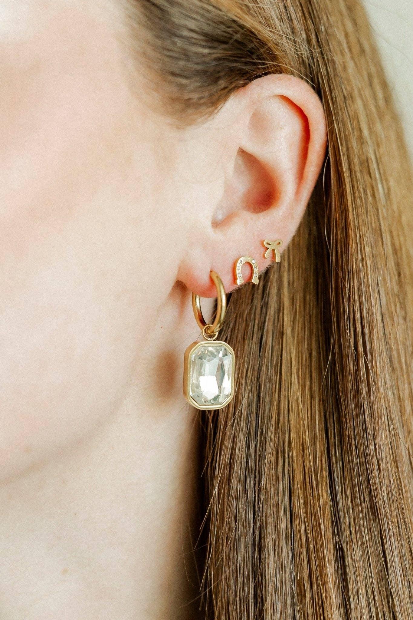 Screwback Stud Earrings - Horseshoe Gold