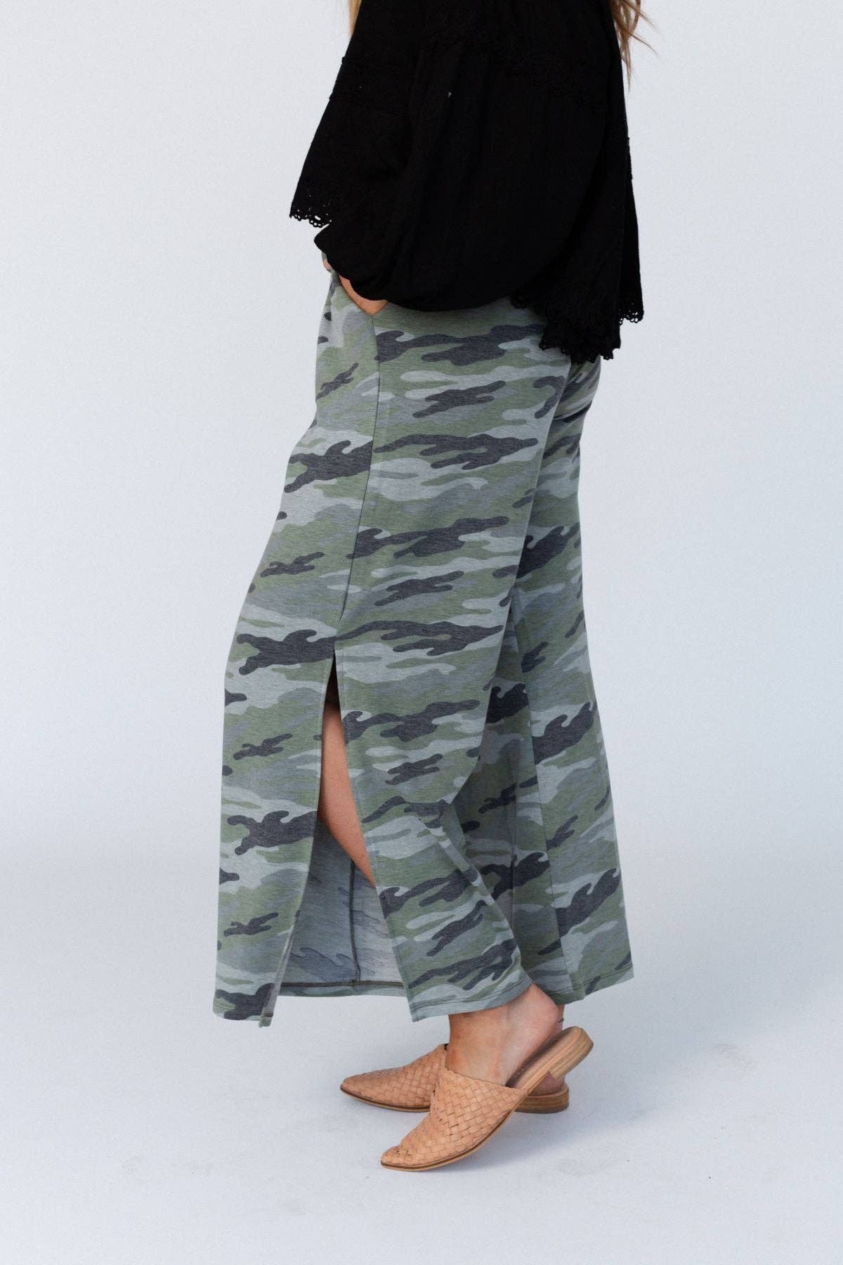 apparel Totally Casual Charcoal Camo Pant